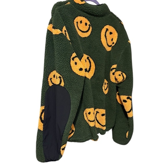 MARKET Men's All Over Print Jacket X Smiley Teddy 1/4 Zip - Picture 8 of 8